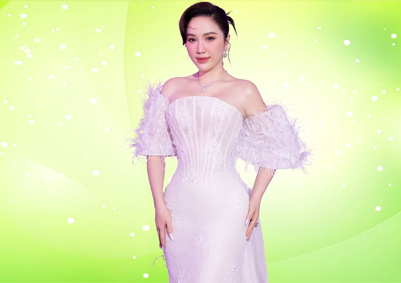 Ca Sỹ Bảo Thy sử dụng Latex corset chuẩn